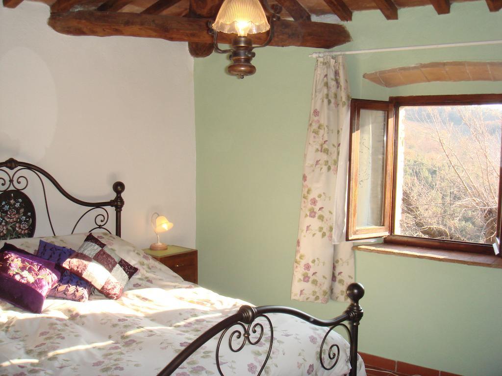 Podere Patrignone Guest House Castellina in Chianti Room photo